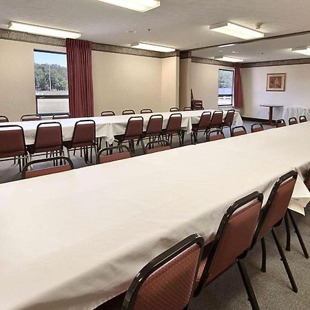 Ramada By Wyndham Strasburg Dover Exterior photo