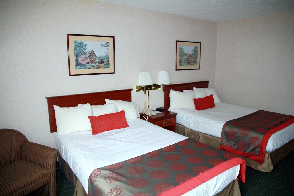 Ramada By Wyndham Strasburg Dover Exterior photo